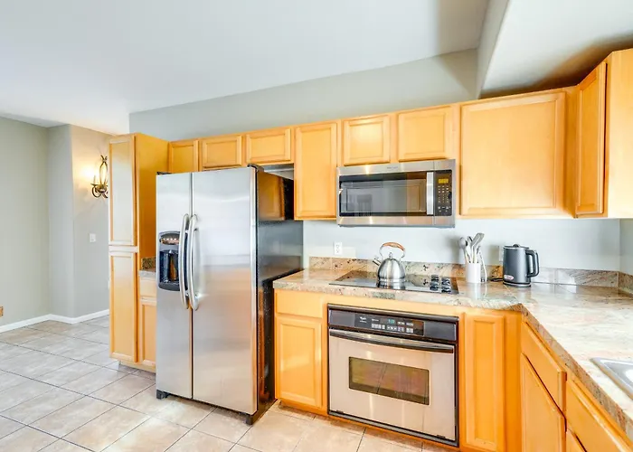 1 Mi To Park: Well-equipped Condo! Holiday home Tempe