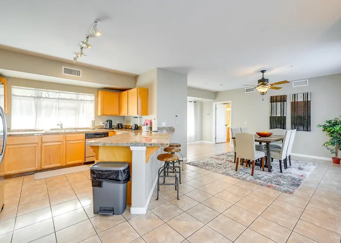 Holiday home 1 Mi To Park: Well-equipped Condo! *