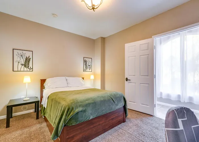 1 Mi To Park: Well-equipped Condo! Holiday home